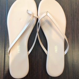 tkees sandal flip flops